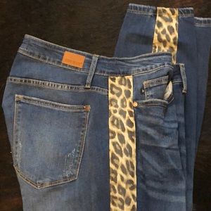 Judy Blue stretchy jeans. Animal strip on legs. 14W UNIQUE